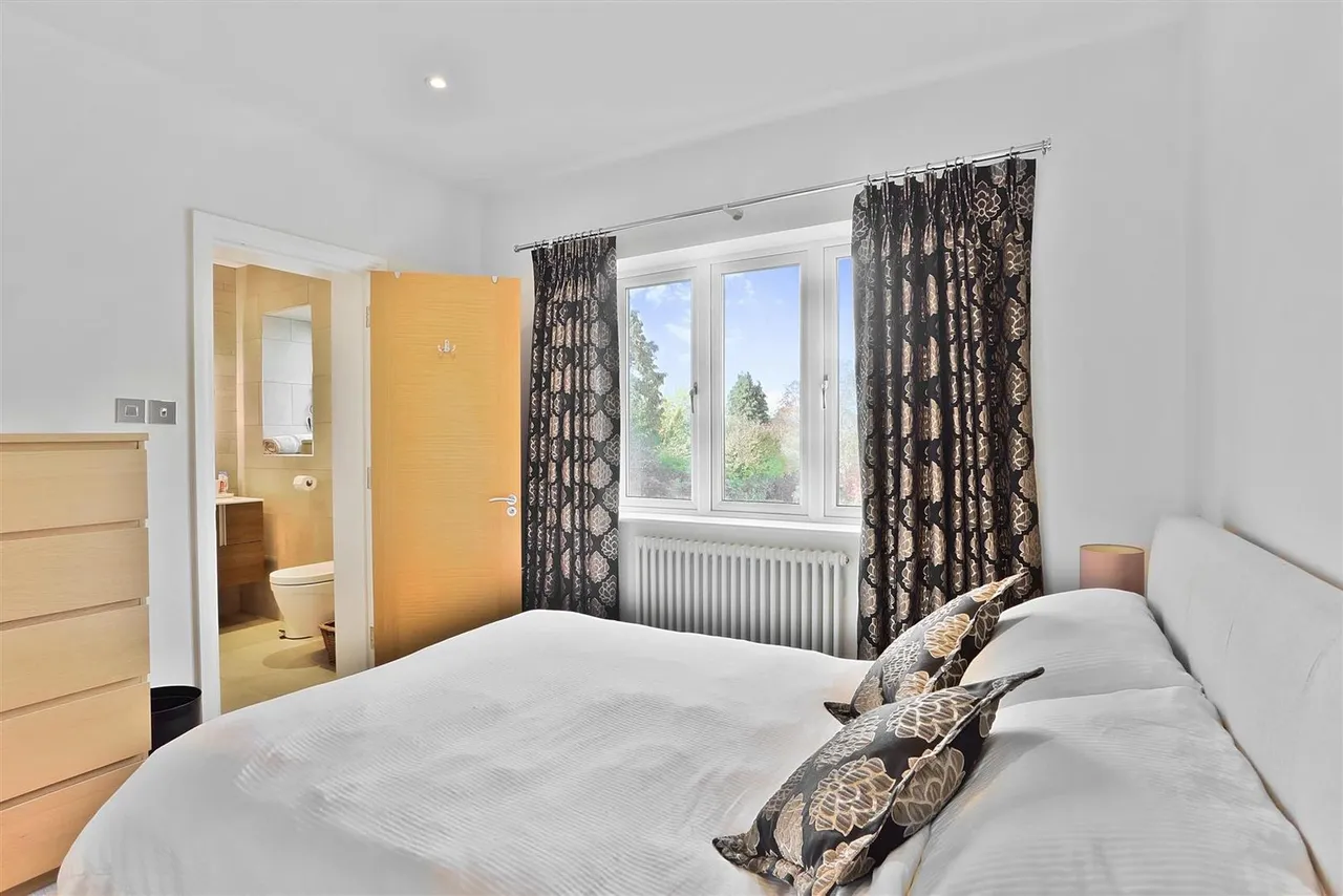Shirley Avenue, South Cheam, SM2, photo 45