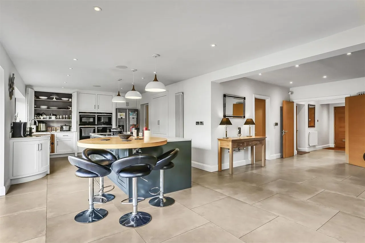 Shirley Avenue, South Cheam, SM2, photo 12