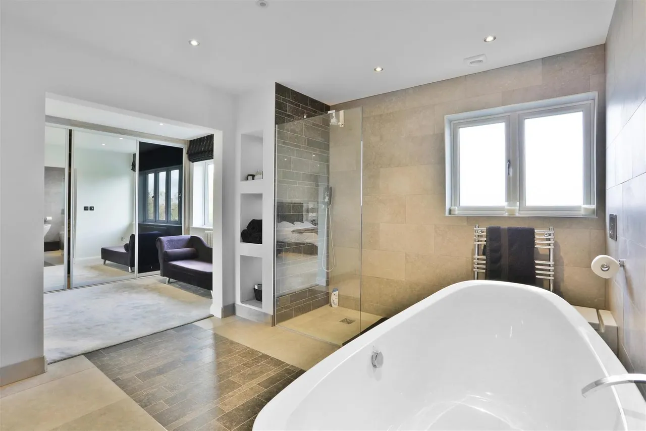Shirley Avenue, South Cheam, SM2, photo 38