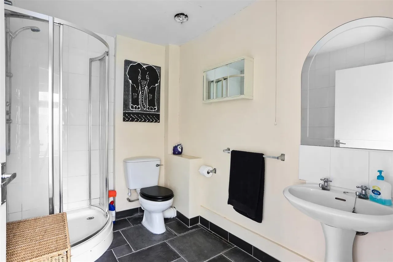 Shirley Avenue, South Cheam, SM2, photo 25