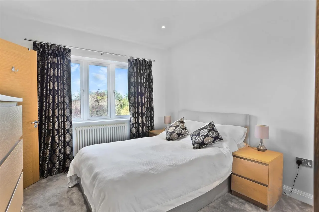 Shirley Avenue, South Cheam, SM2, photo 44