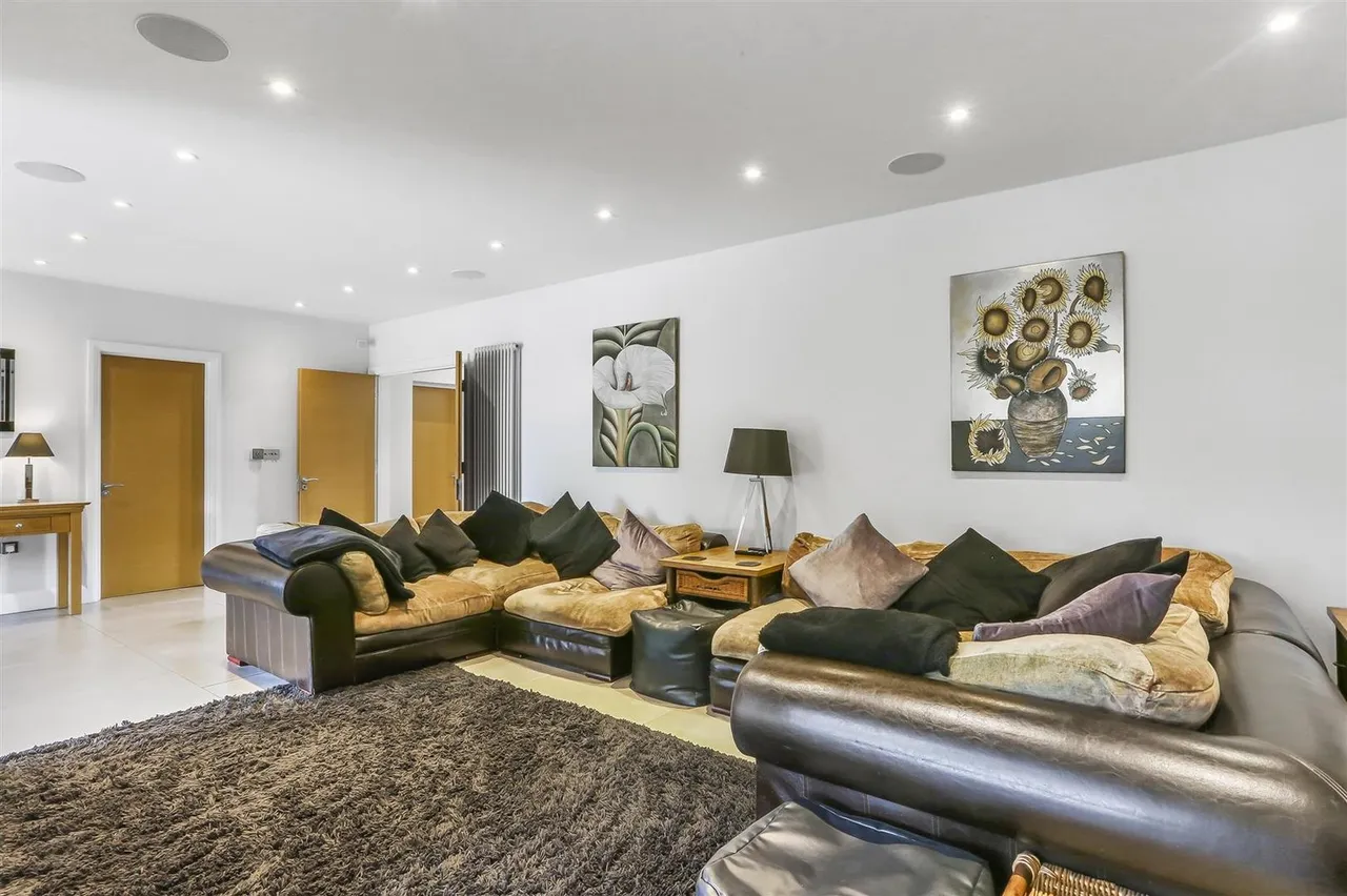Shirley Avenue, South Cheam, SM2, photo 9
