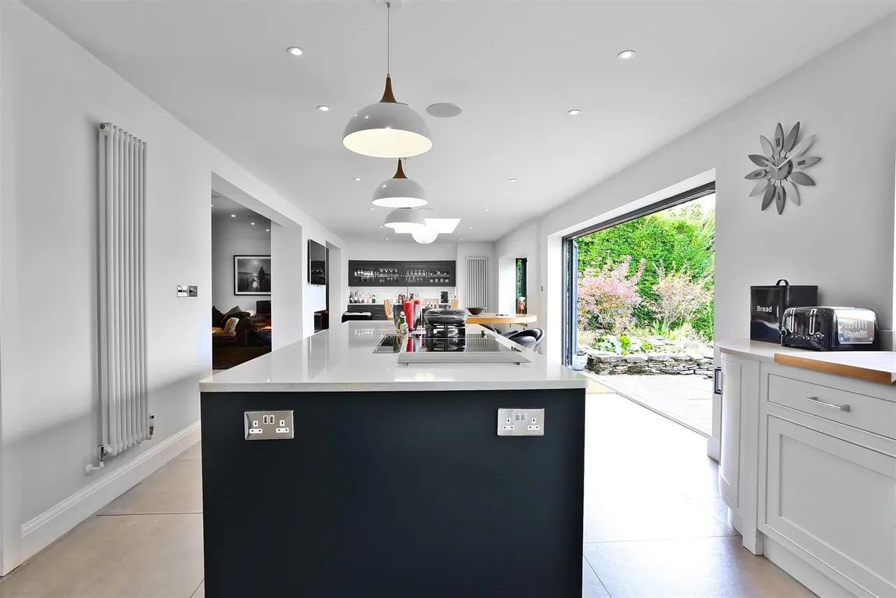 Shirley Avenue, South Cheam, SM2, photo 16