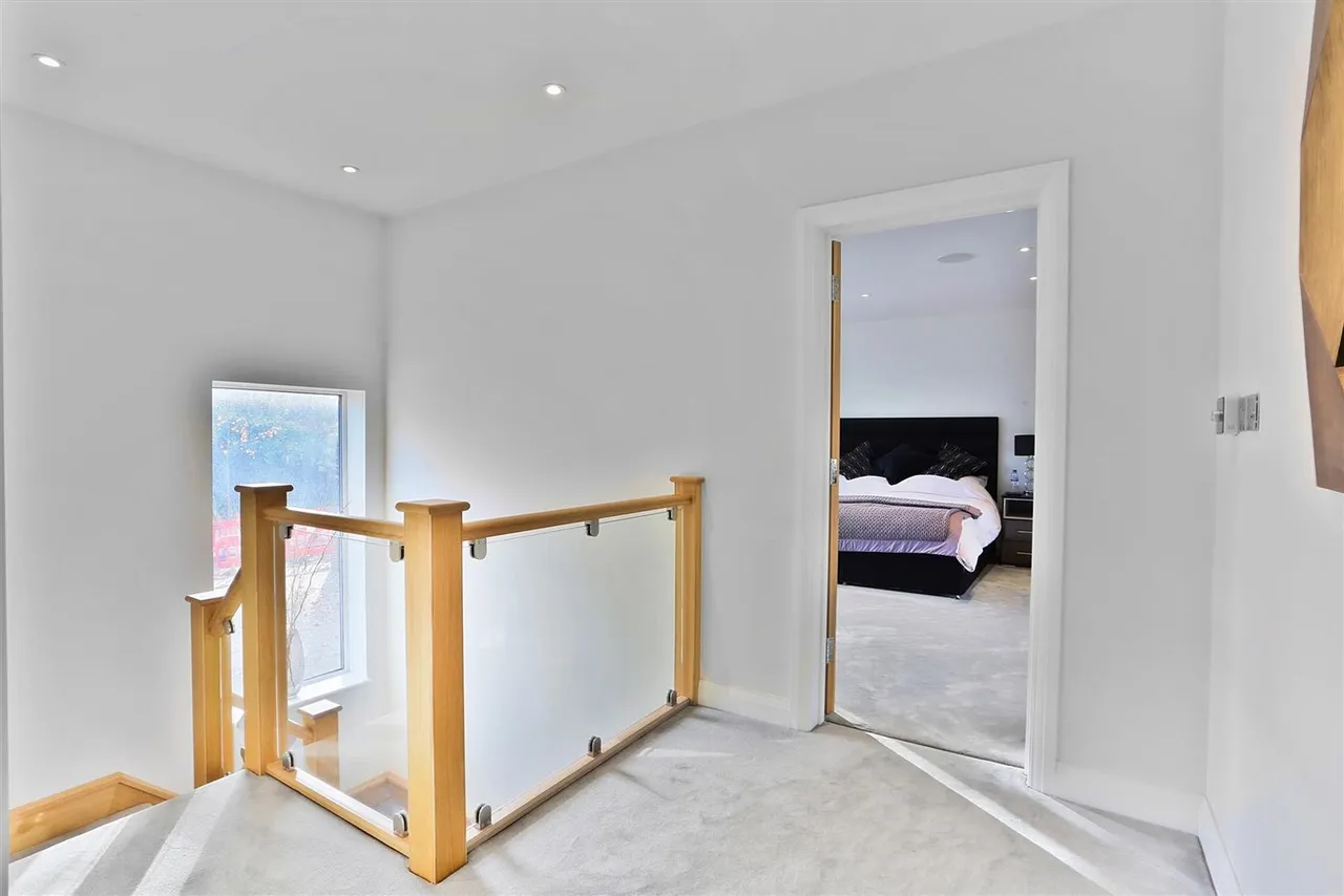 Shirley Avenue, South Cheam, SM2, photo 31
