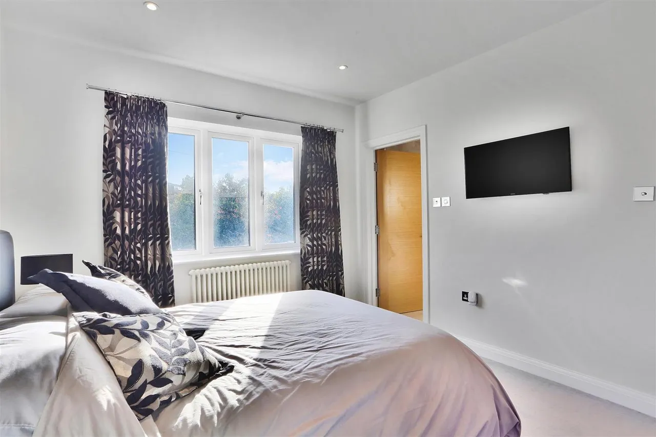 Shirley Avenue, South Cheam, SM2, photo 42