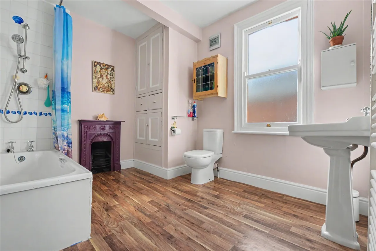 Holme Road, Lady Bay, NG2, photo 10