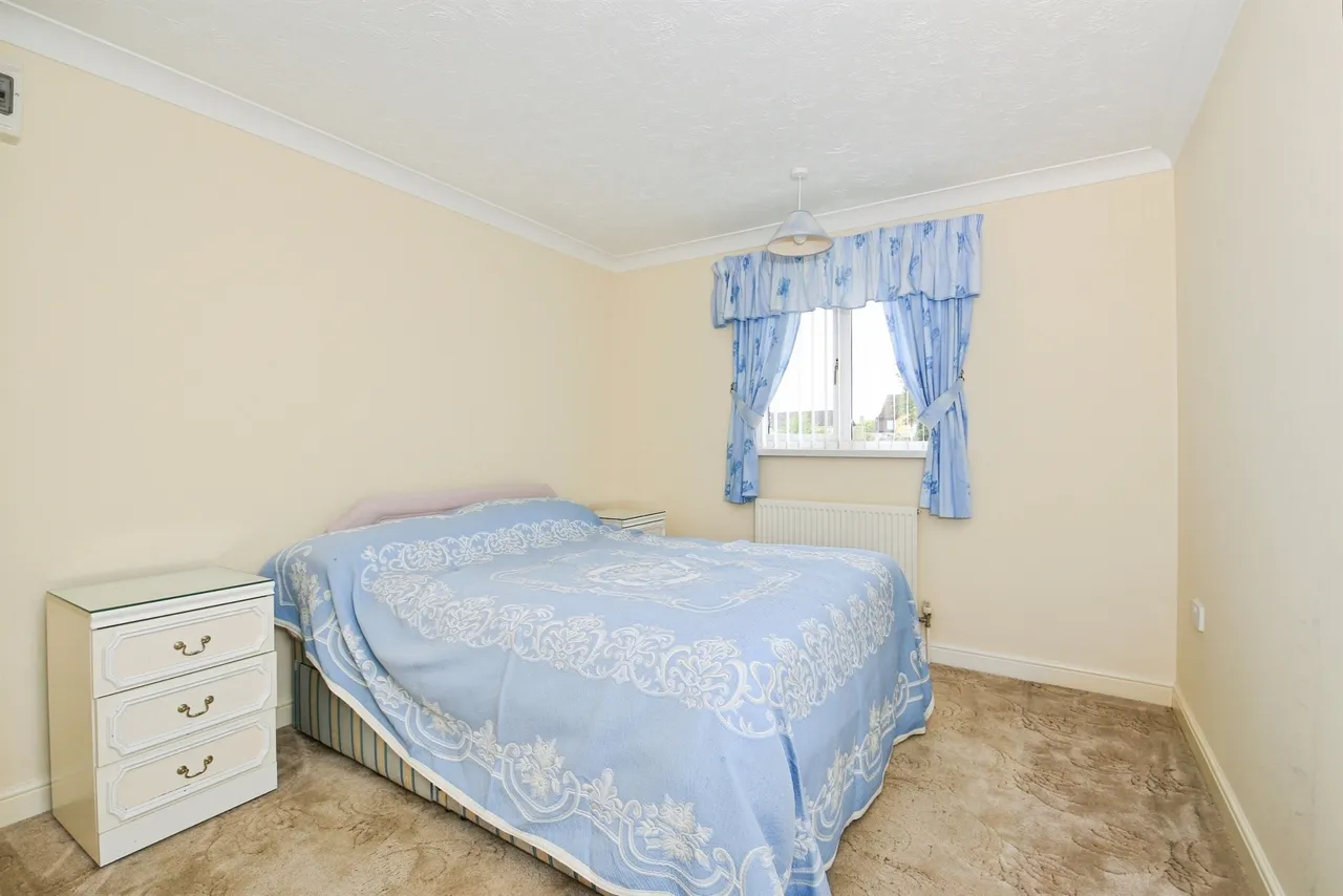 Rosewood Close, Yaxley, PETERBOROUGH, photo 9
