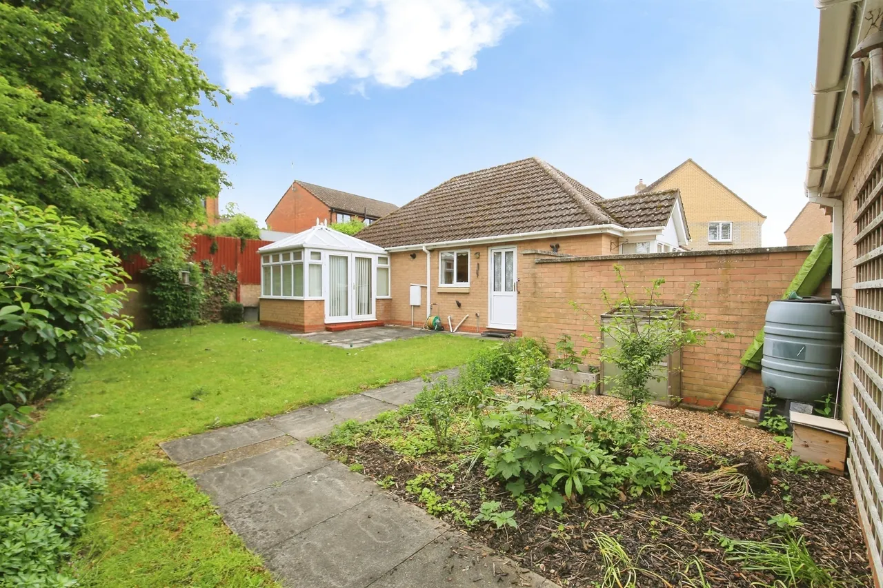 Rosewood Close, Yaxley, PETERBOROUGH, photo 12
