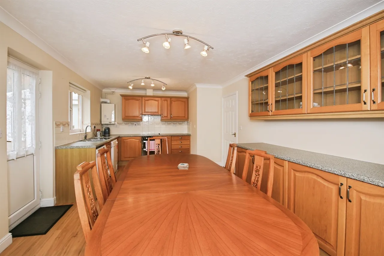 Rosewood Close, Yaxley, PETERBOROUGH, photo 6