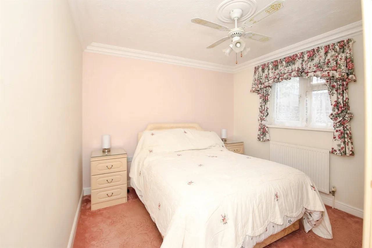 Rosewood Close, Yaxley, PETERBOROUGH, photo 10