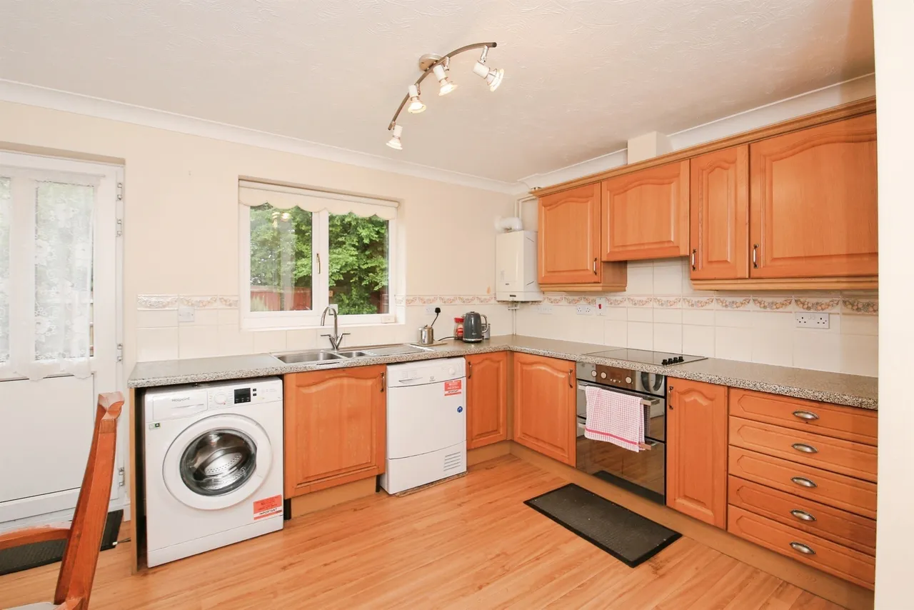 Rosewood Close, Yaxley, PETERBOROUGH, photo 4