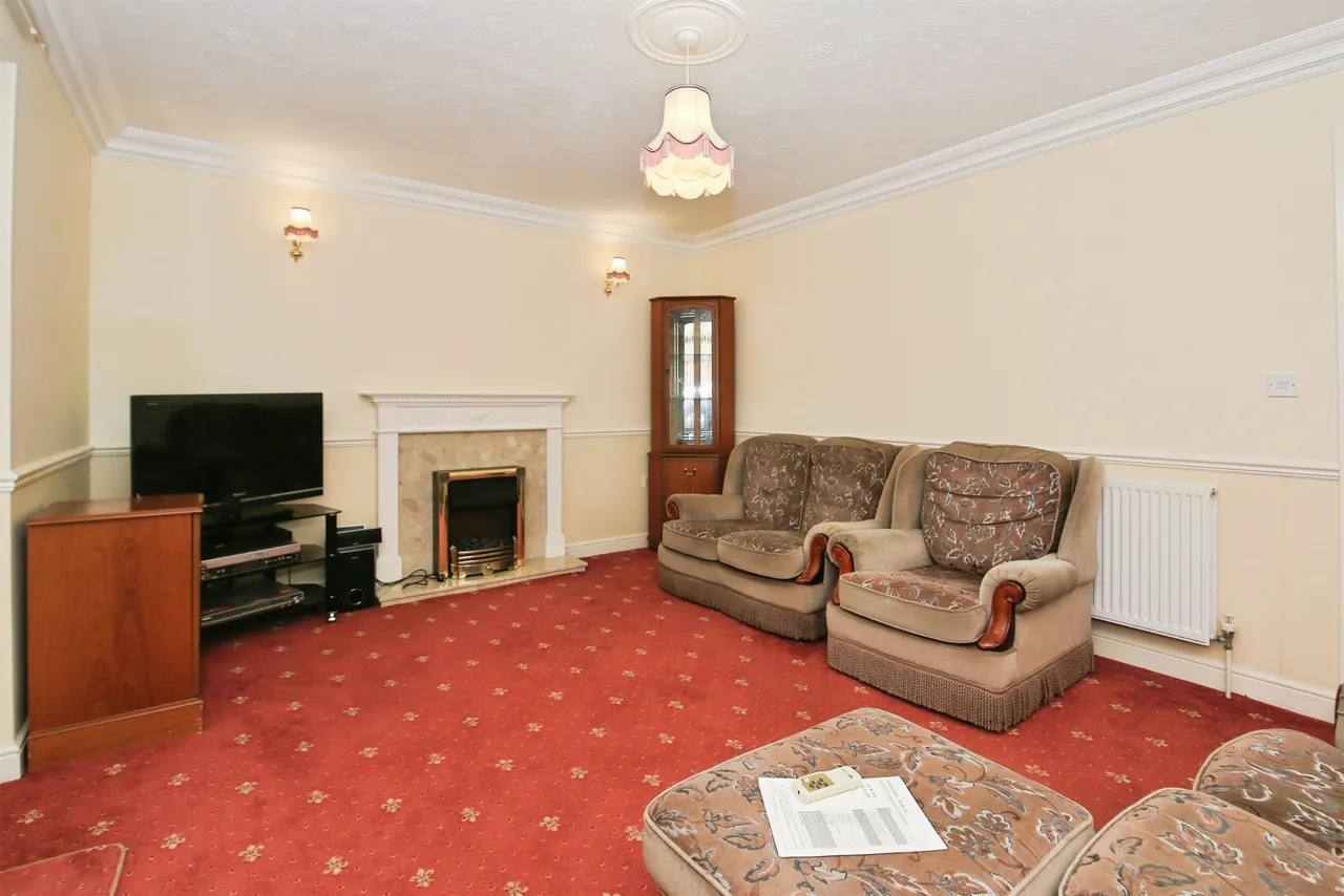 Rosewood Close, Yaxley, PETERBOROUGH, photo 3