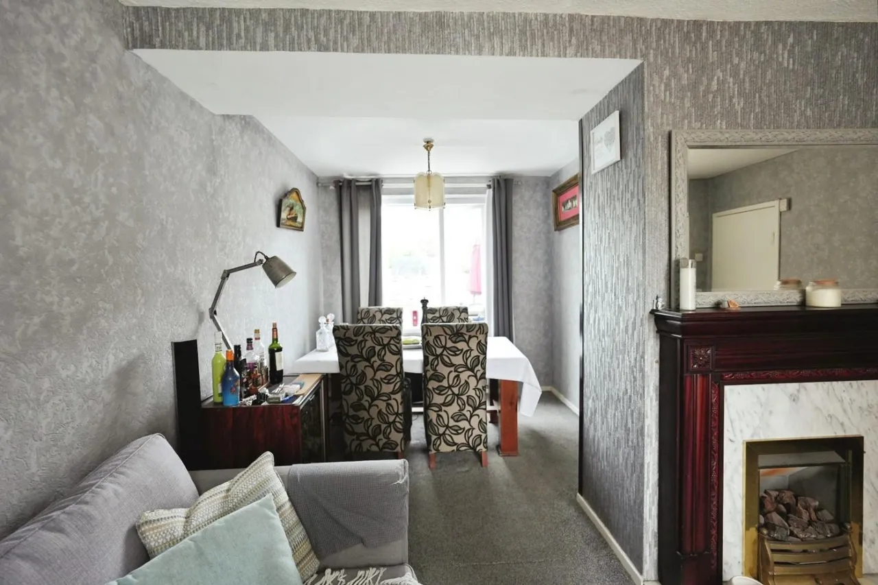 Wythenshawe Road, Manchester, photo 5
