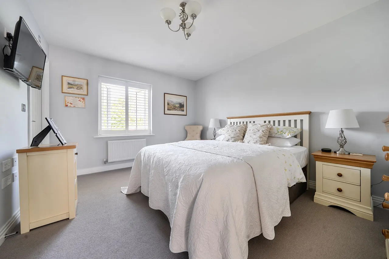 Sir Geoffrey Todd Walk, Kings Drive, GU29, photo 10