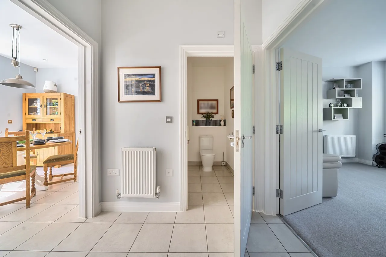 Sir Geoffrey Todd Walk, Kings Drive, GU29, photo 7