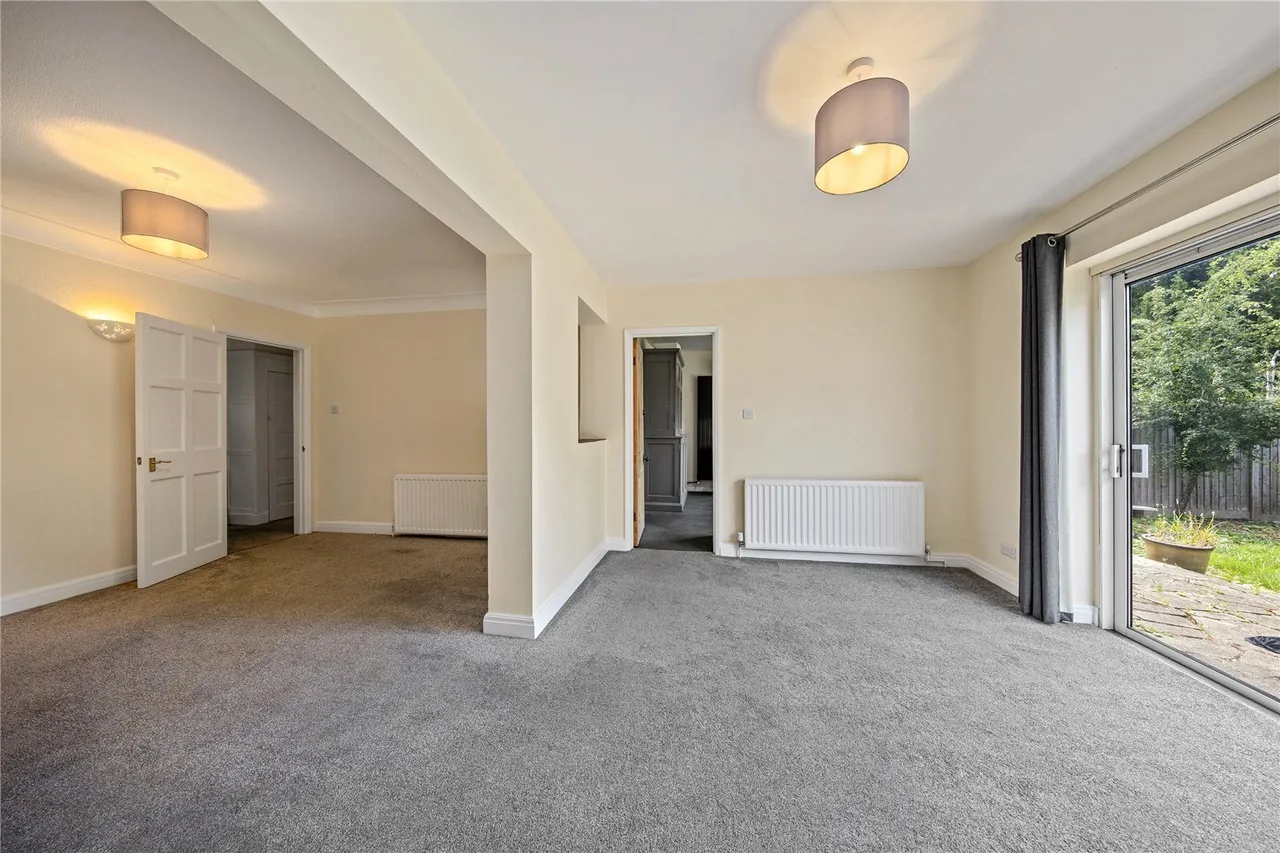 Warwick Close, Hampton, TW12, photo 7