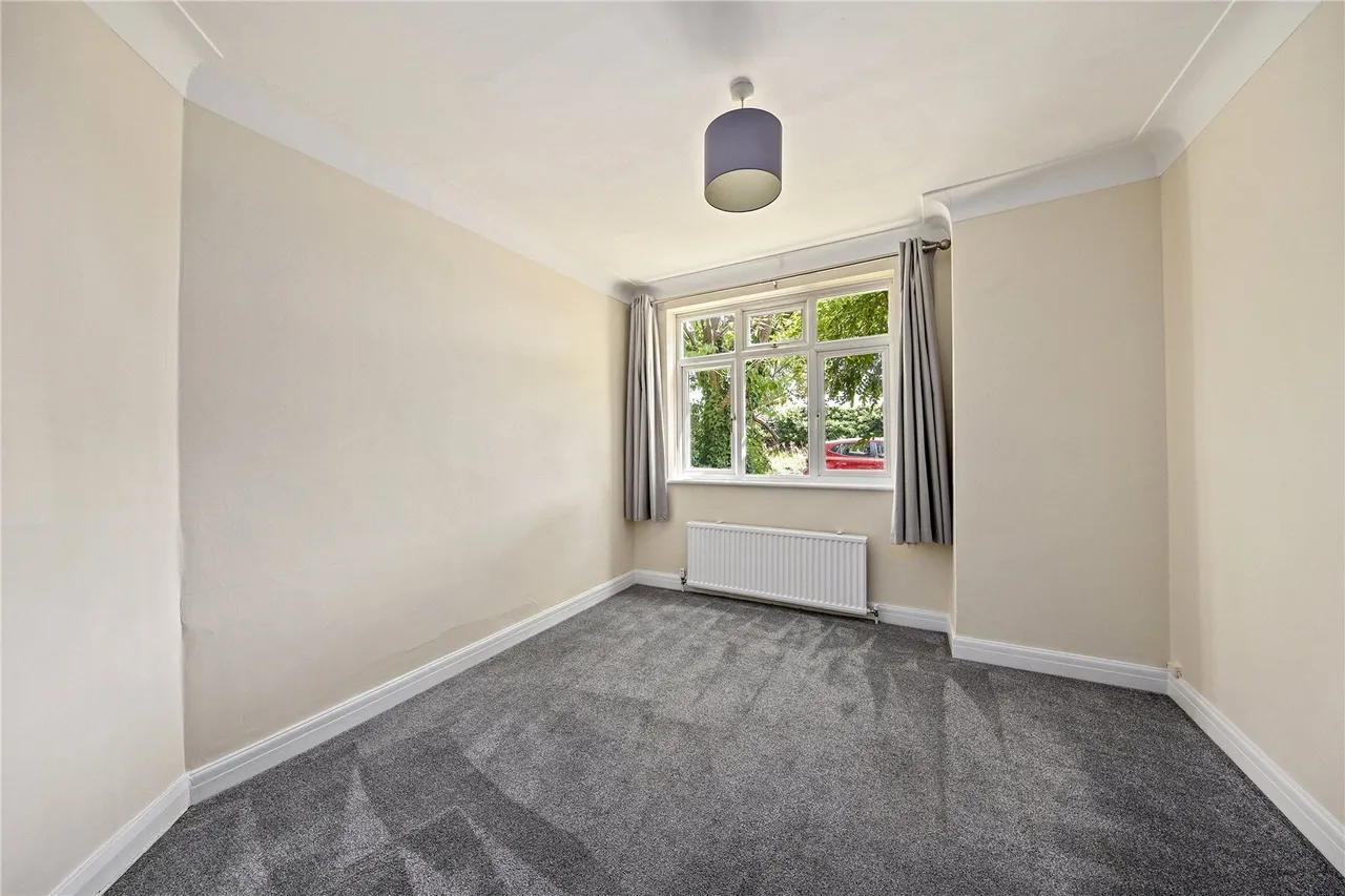 Warwick Close, Hampton, TW12, photo 10