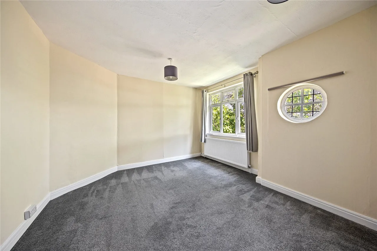 Warwick Close, Hampton, TW12, photo 9