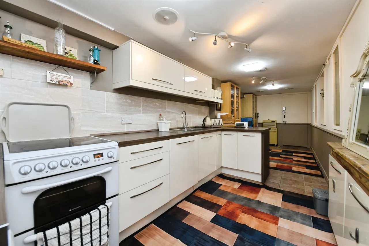 Crown Way, Southminster, photo 5