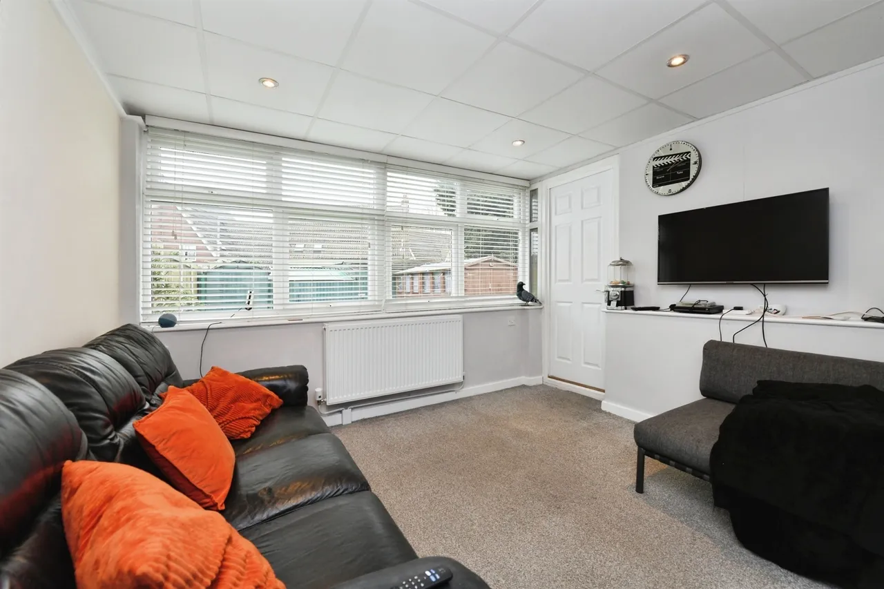 Crown Way, Southminster, photo 10