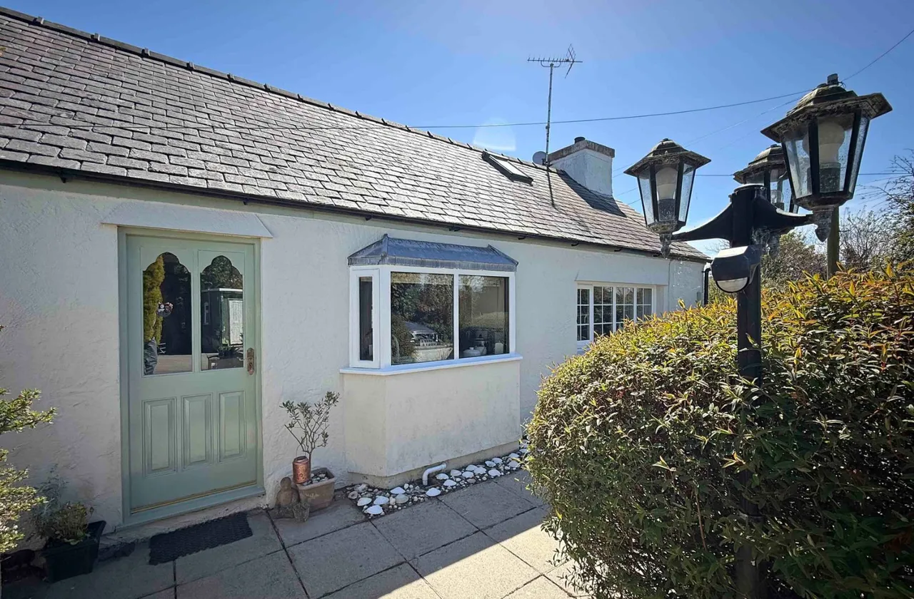 3 bed house for sale, Dulas, LL70