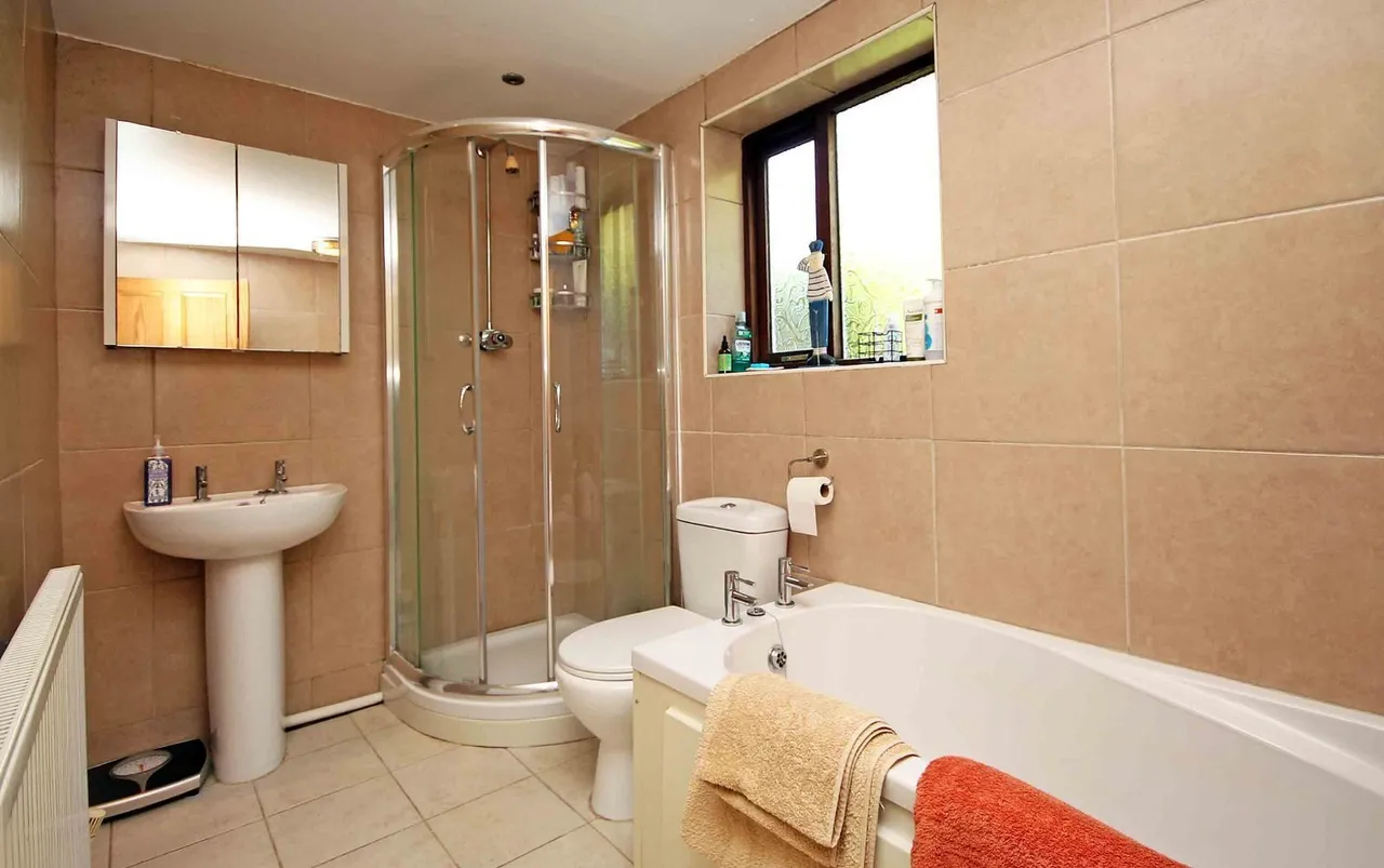 Dulas, LL70, photo 9