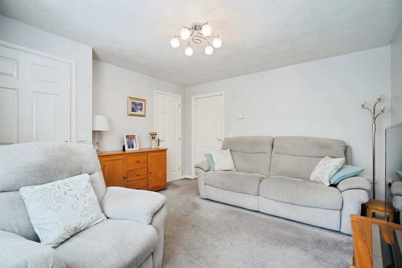 Hampton Close, Coalville, LE67, photo 6