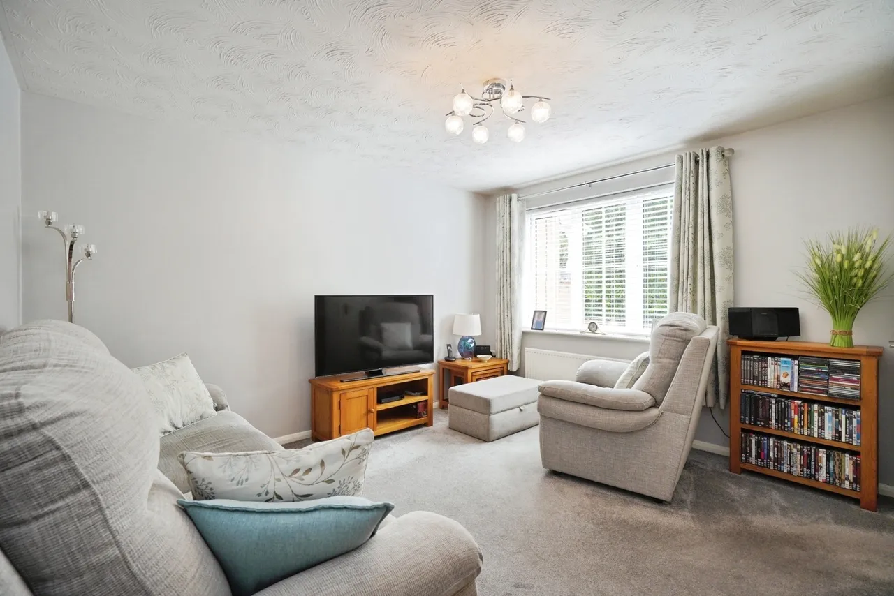Hampton Close, Coalville, LE67, photo 3