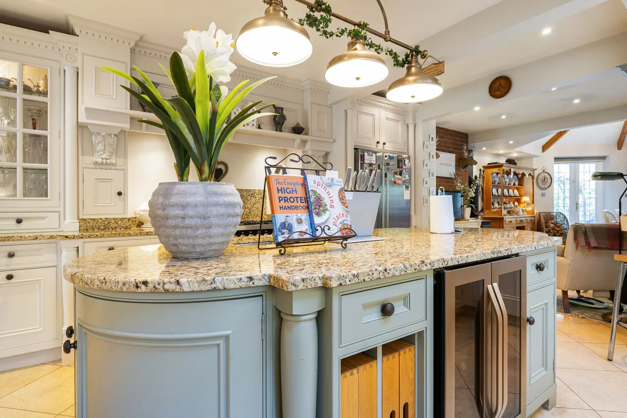 Larch Avenue, Sunningdale, SL5, photo 5