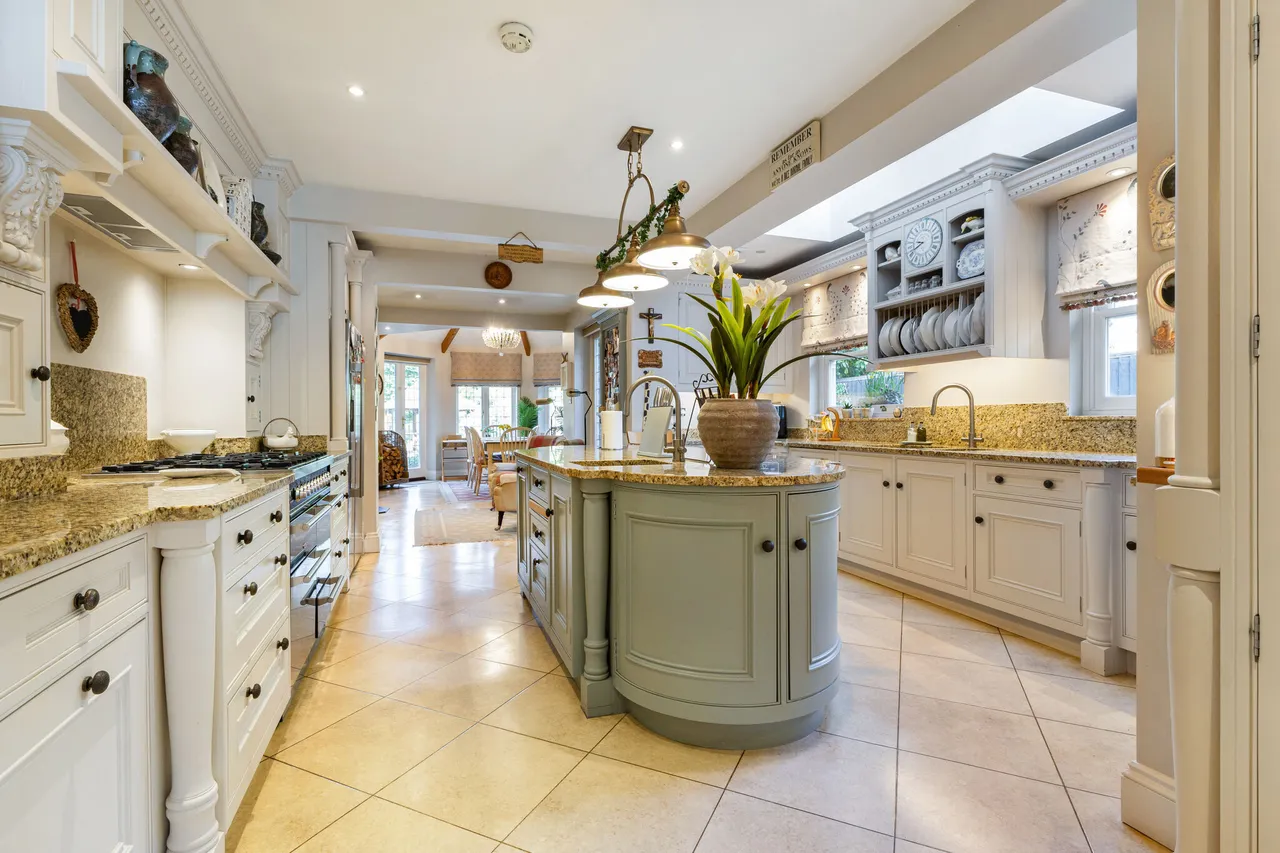 Larch Avenue, Sunningdale, SL5, photo 4