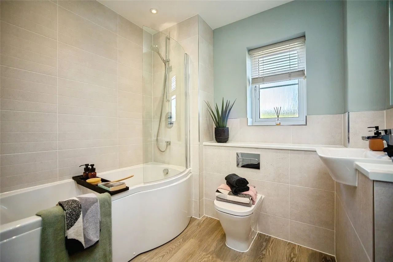Great Easthall Way, Sittingbourne, Kent, ME10, photo 9