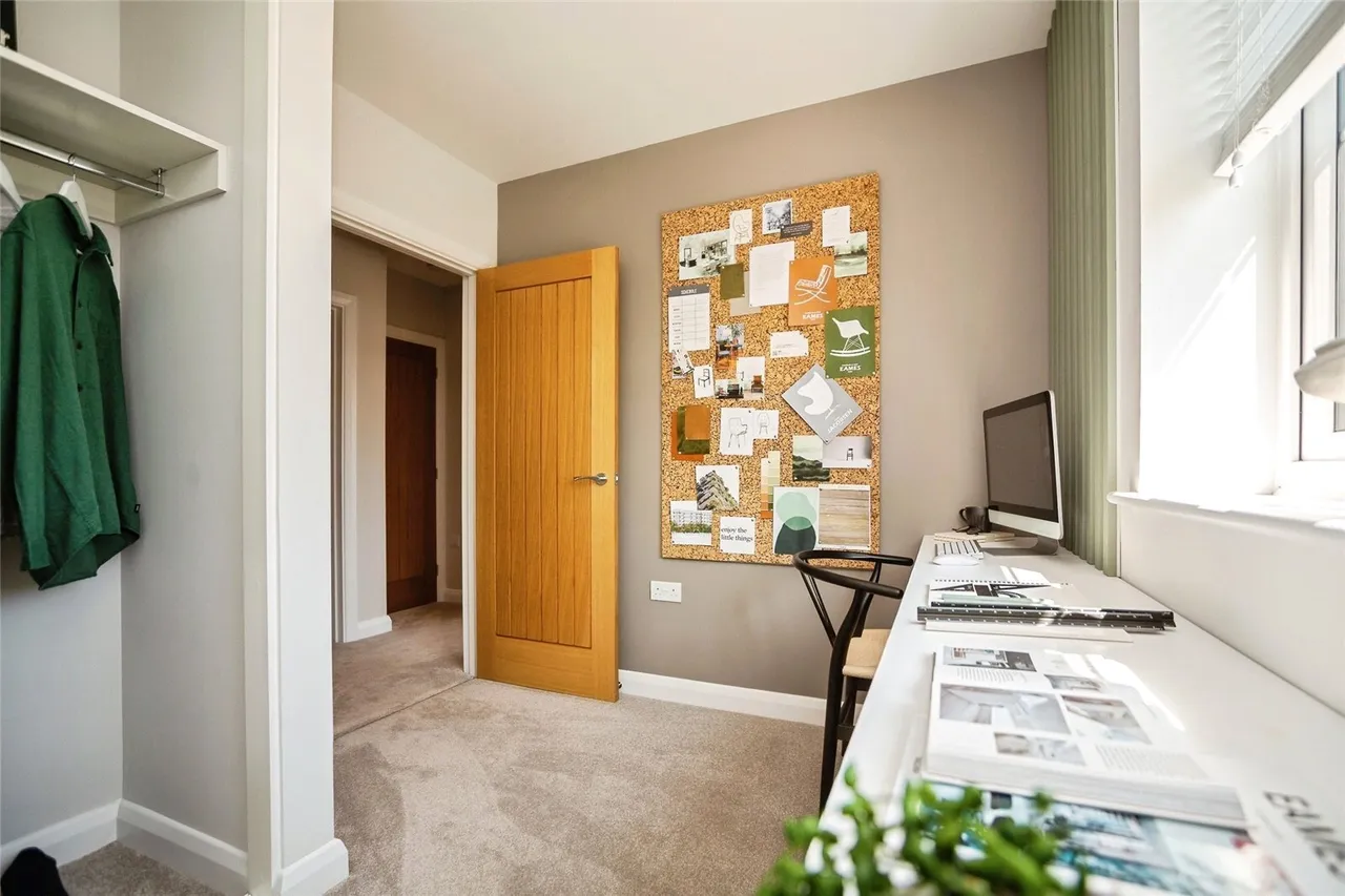 Great Easthall Way, Sittingbourne, Kent, ME10, photo 8