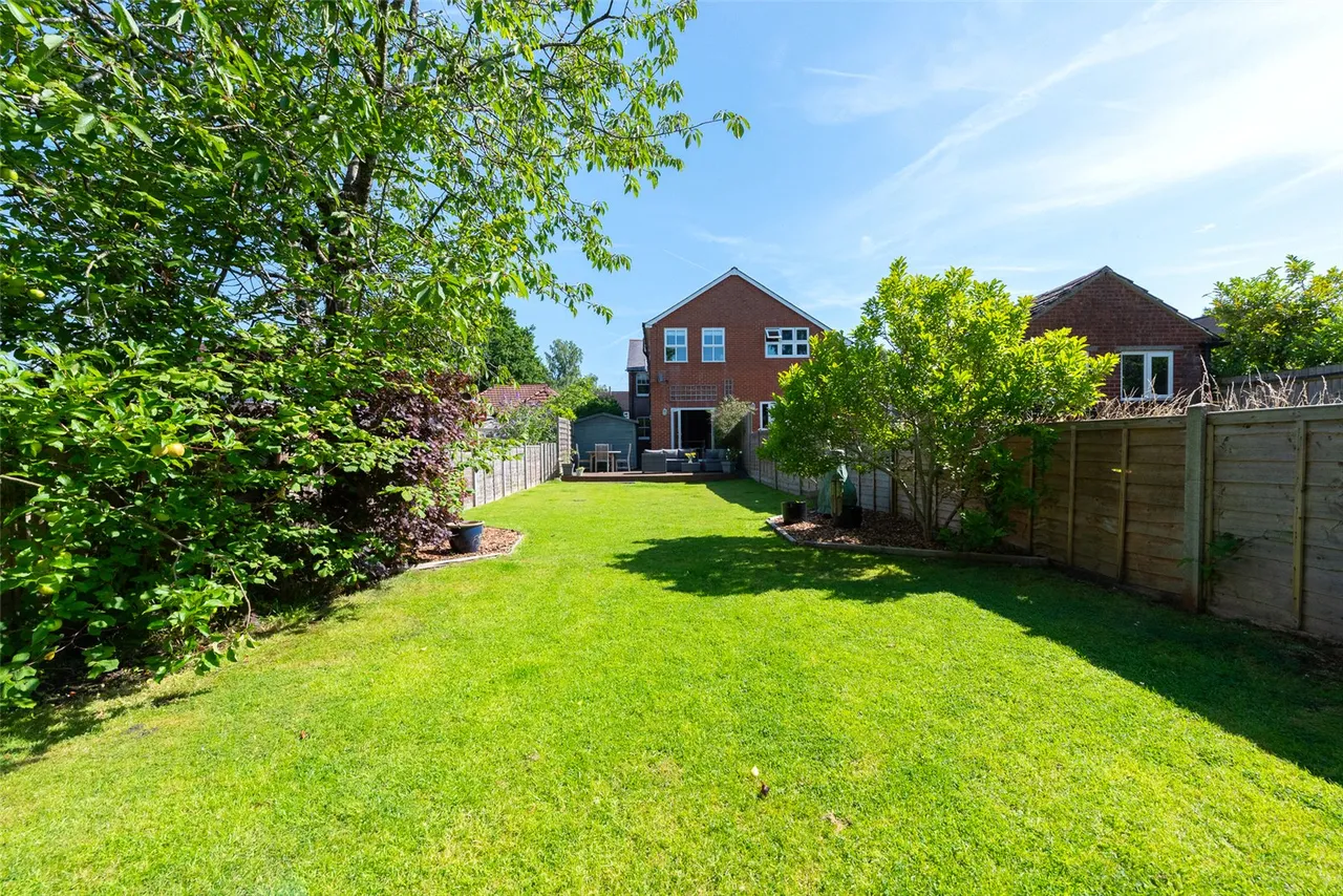 Kings Road, Fleet, Hampshire, GU51 3DU, photo 14
