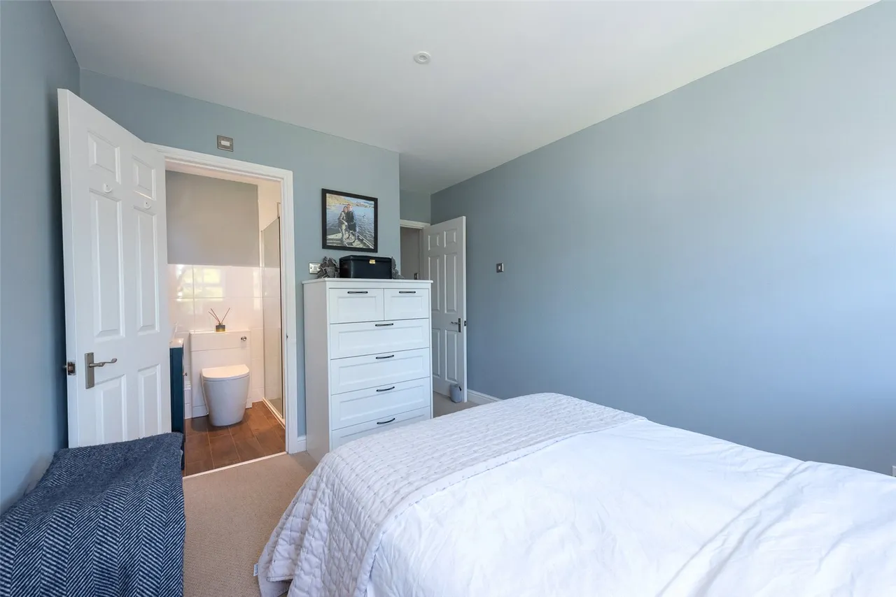 Kings Road, Fleet, Hampshire, GU51 3DU, photo 8