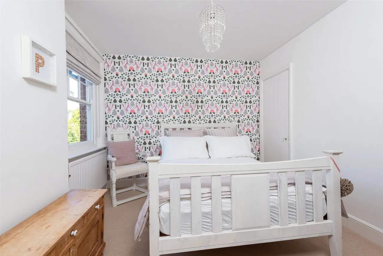 Kings Road, Fleet, Hampshire, GU51 3DU, photo 12