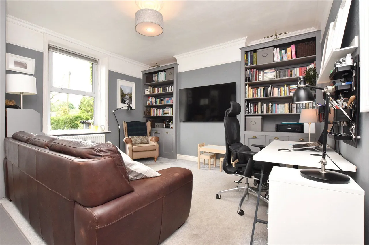 Glossop Road, Gamesley, SK13, photo 5