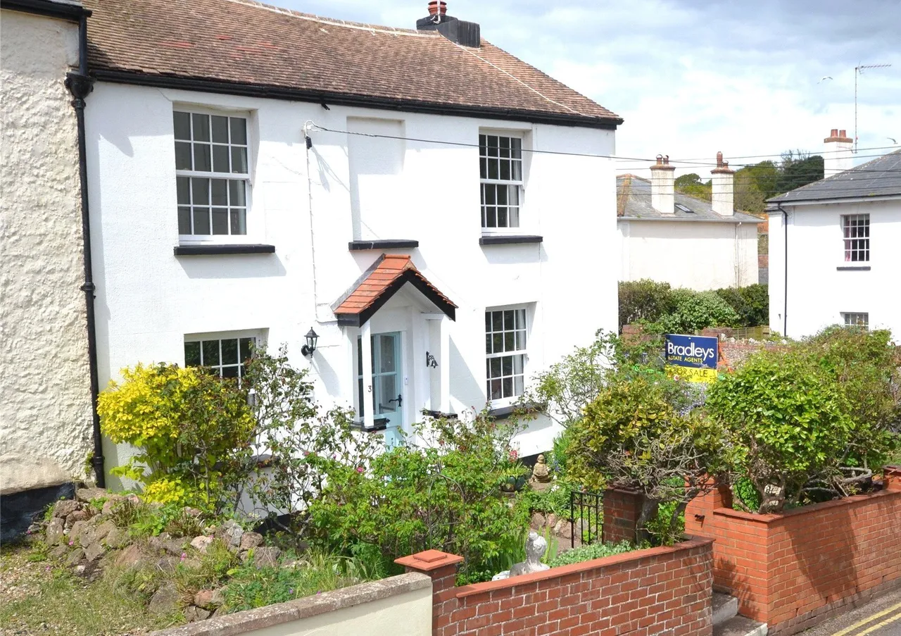 3 bed property for sale — Victoria Place, Budleigh Salterton, Devon, EX9