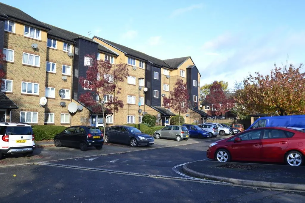 Cubitt Square, Southall, photo 13
