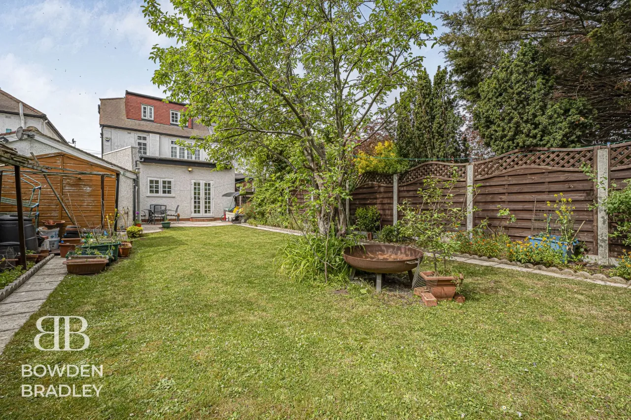 Abbotswood Gardens, Clayhall, IG5, photo 27
