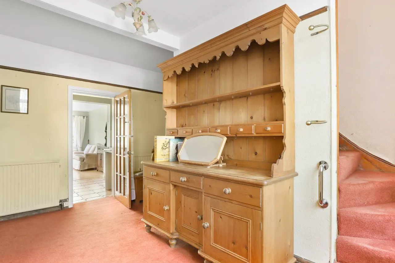 Russell Road, Buckhurst Hill, IG9 5QB, photo 10