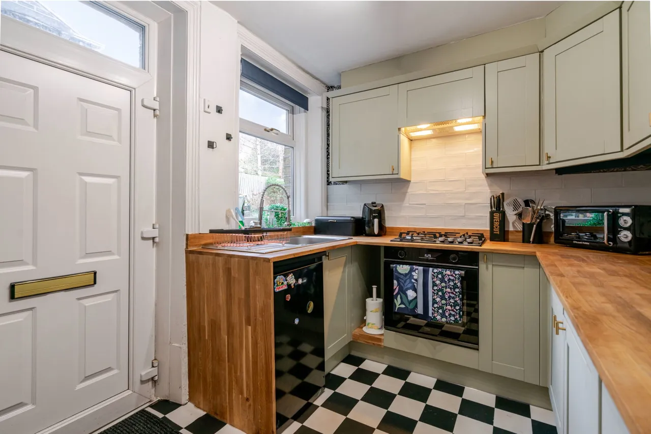 19 The Wells, Trimmingham, Halifax, photo 11