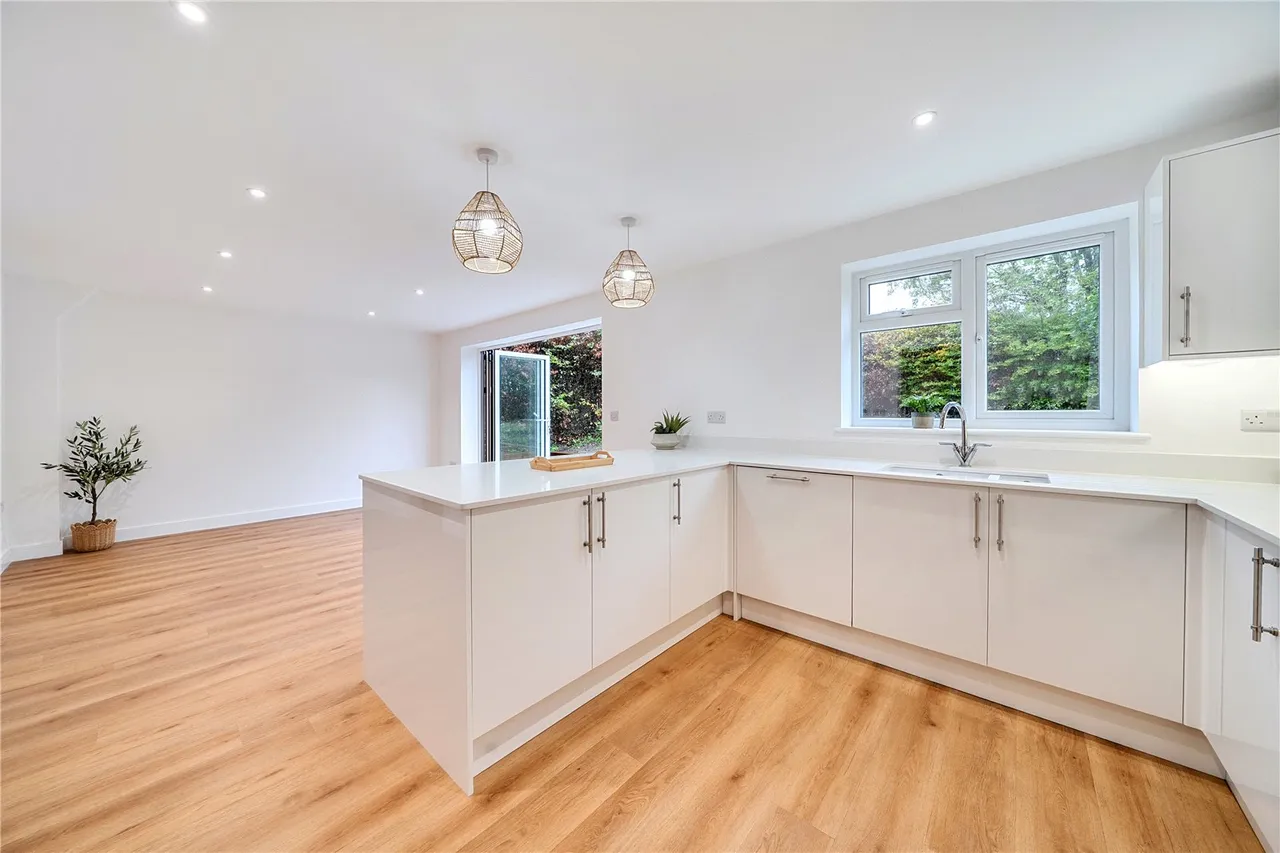 Kingsley Road, Eversley, RG27, photo 18