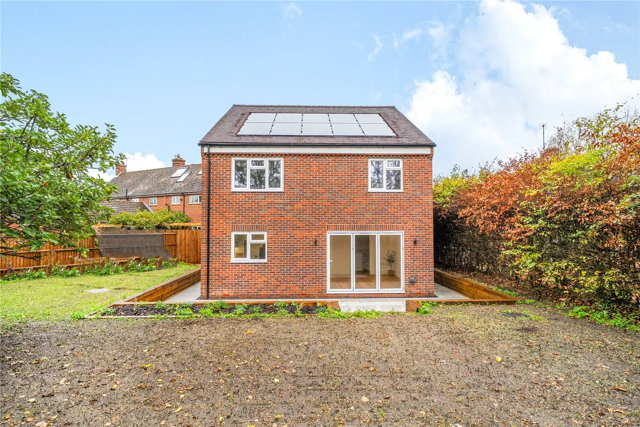 Kingsley Road, Eversley, RG27, photo 25