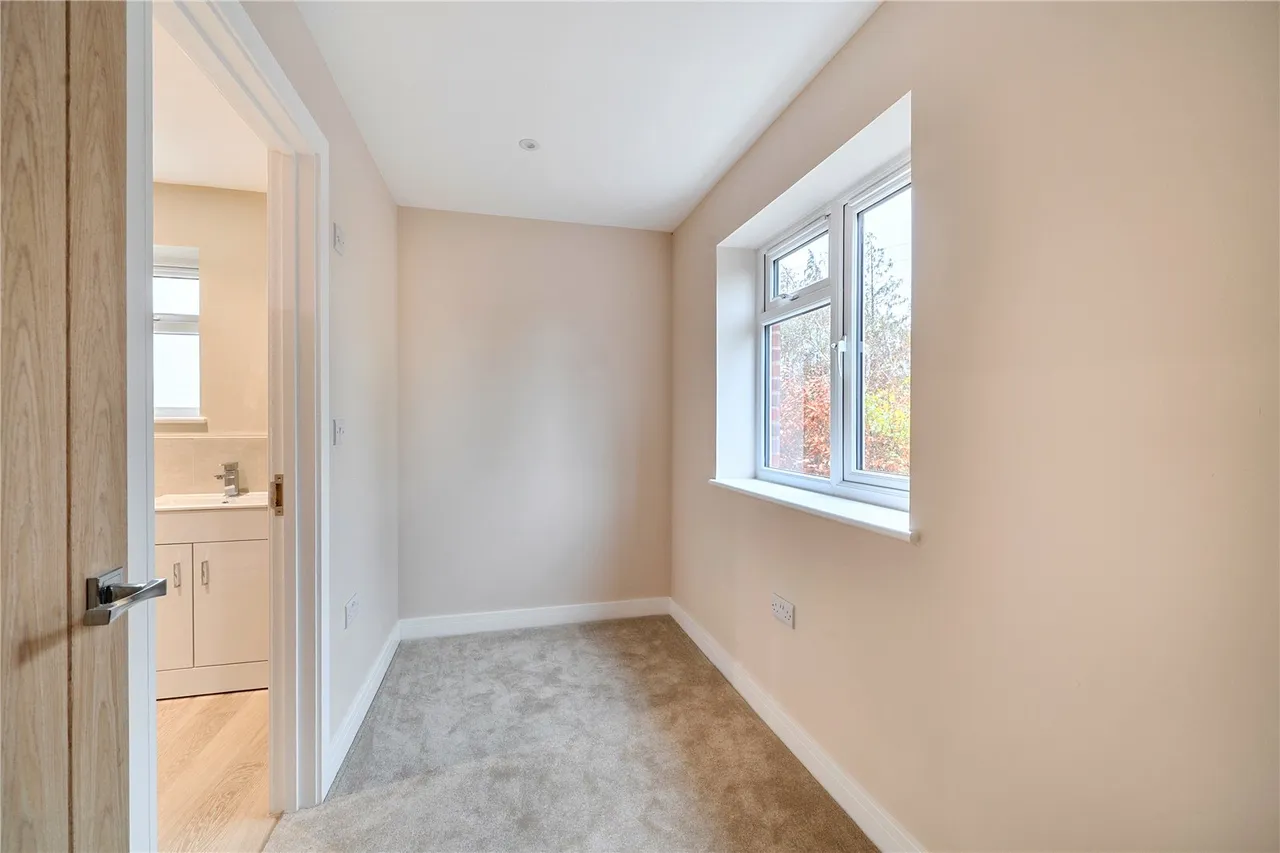 Kingsley Road, Eversley, RG27, photo 9
