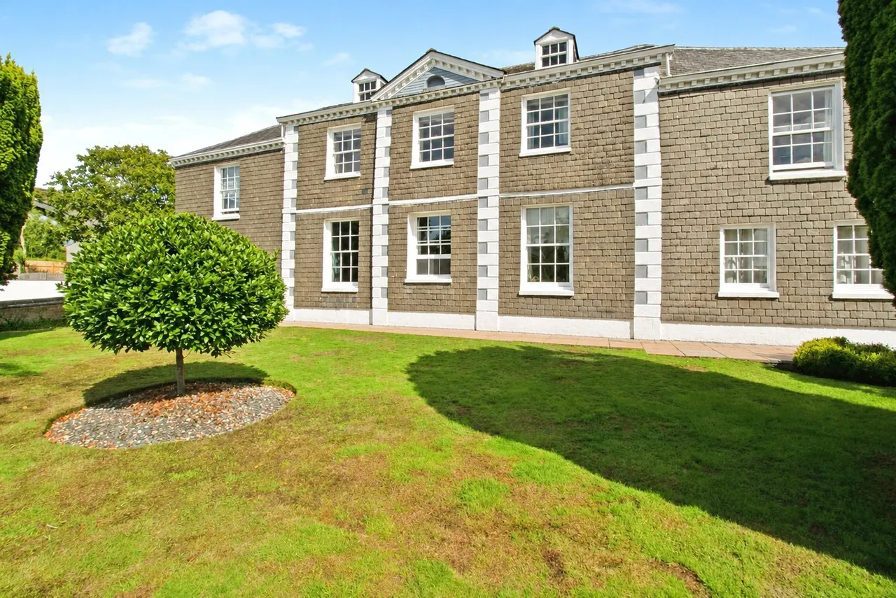 2 bed flat for sale, Moresk Road, Truro, TR1