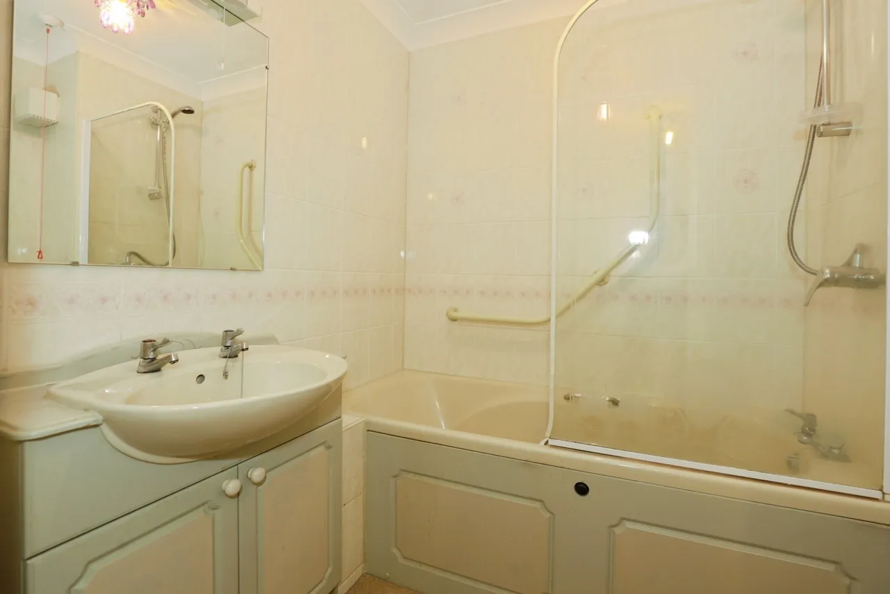 Parkway, Holmes Chapel, Crewe, Cheshire, CW4, photo 8