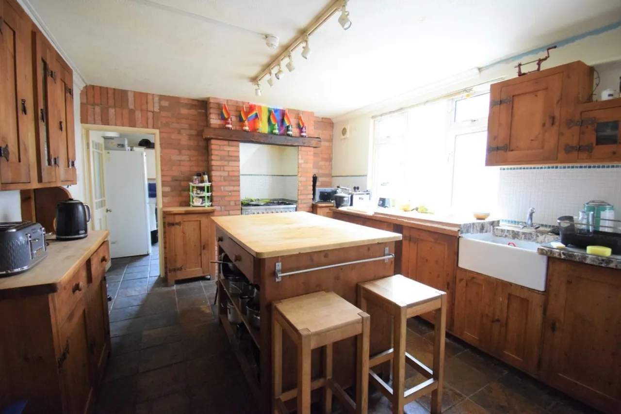 Woburn Road, Bedford, photo 3