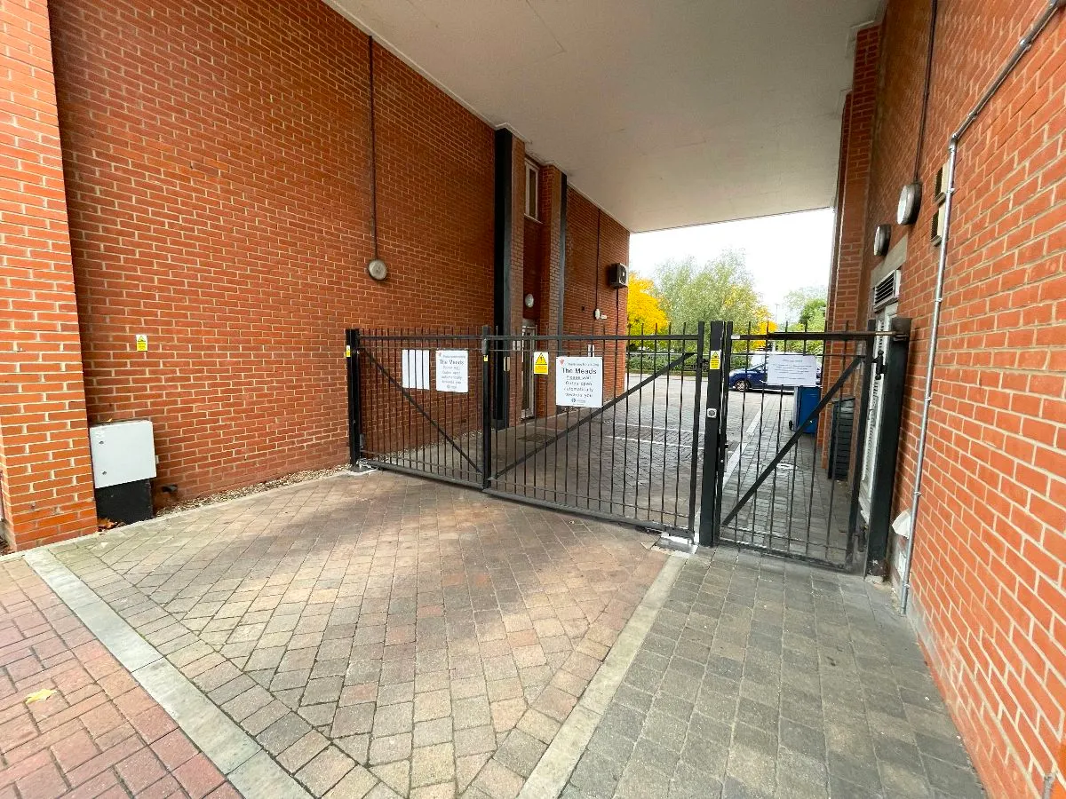 The Meads, Ongar Road, Brentwood, photo 10