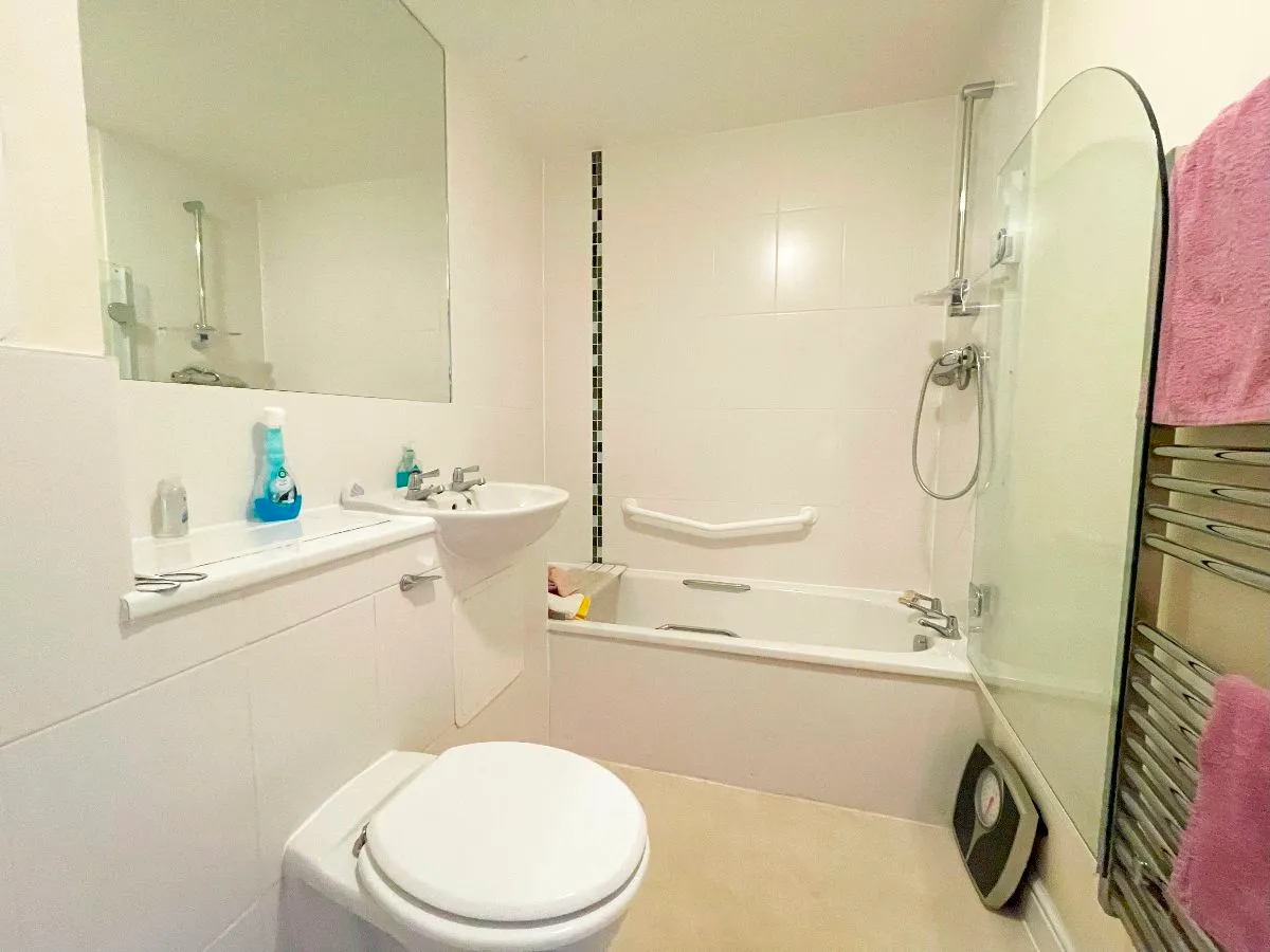 The Meads, Ongar Road, Brentwood, photo 7