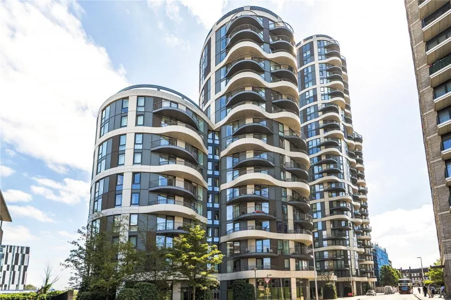 2 bed flat for sale, Cambridge Road, Barking, IG11